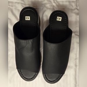 Black wedge shoe
